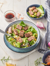 减脂轻食健康美食  玉米牛排沙拉