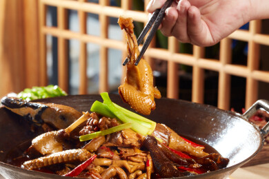 铁锅焖鸭 