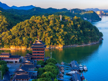 杭州市桐庐县桐君山景区航拍风光