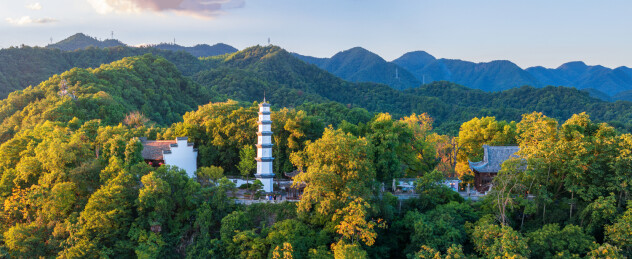 杭州市桐庐县桐君山景区航拍风光