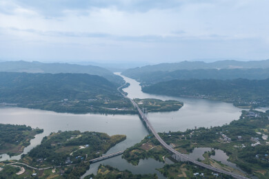 山水相连的重庆合川嘉陵江风光航拍
