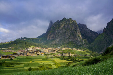 甘肃甘南扎尕那美丽风光