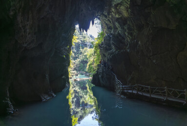 贵州绥阳十二背后双河谷地下溶洞