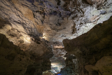 贵州绥阳十二背后双河谷地下溶洞