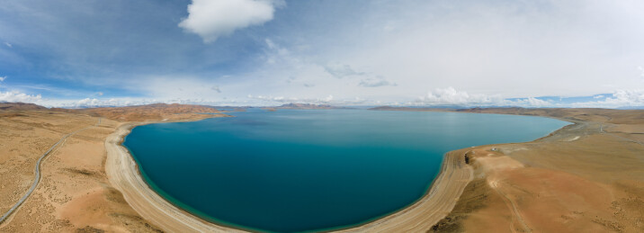 中国西藏阿里地区普兰县拉昂措鬼湖全景航拍