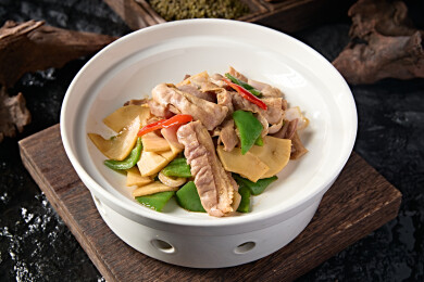 中餐彩椒洋葱玉兰片炒猪肚