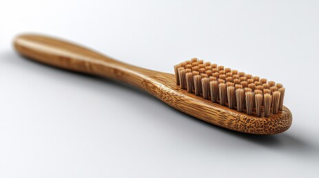竹制牙刷特写
