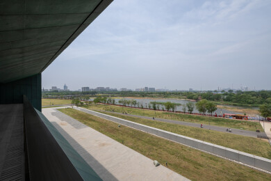 从河南安阳殷墟博物馆眺望安阳市区