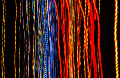 抽象平直构图的彩色光线延时轨迹摄影