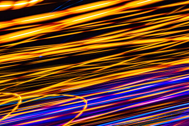 抽象平直构图的彩色光线延时轨迹摄影