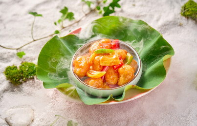 酸荞头菠萝蜜炒虾球     