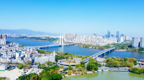 航拍广东惠州西湖、东江与大桥现代城市风景
