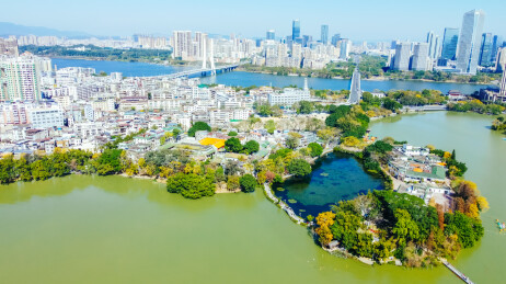 航拍广东惠州西湖、东江与大桥现代城市风景