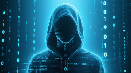 身着连帽衫的人物与代码背景结合