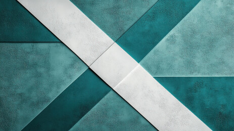 正上方绿色桌子上的纸