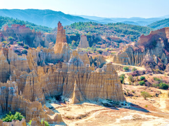 中国云南楚雄元谋浪巴铺土林航拍风光