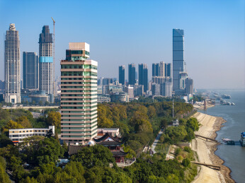 湖北省武汉市晴川阁航拍图片