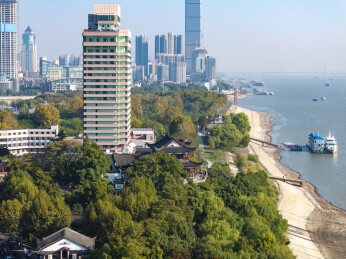 湖北省武汉市晴川阁航拍图片