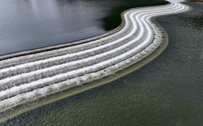 山东枣庄薛河波浪坝水瀑潺潺