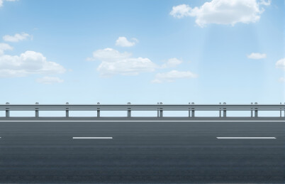 公路护栏与蓝天白云