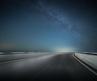 中国黄山景区天际线夜景公路