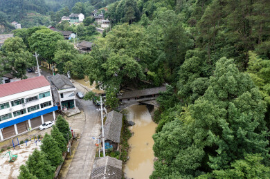 航拍湖南益阳安化茶马古道花花溪村