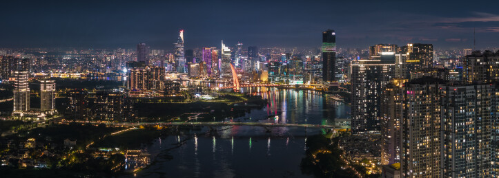 越南胡志明市城市高楼天际线夜景风光航拍
