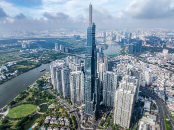 越南胡志明市城市西贡河天际线风光航拍