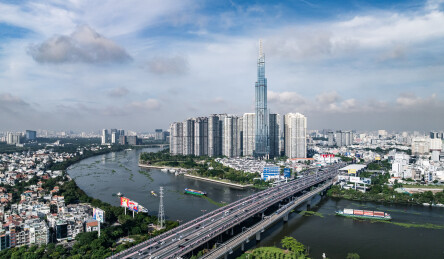 越南胡志明市城市西贡河天际线风光航拍