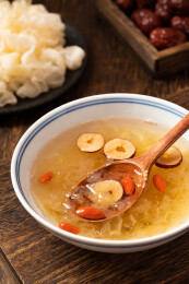 红枣枸杞银耳羹
