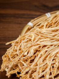 竹篮里的干萝卜条