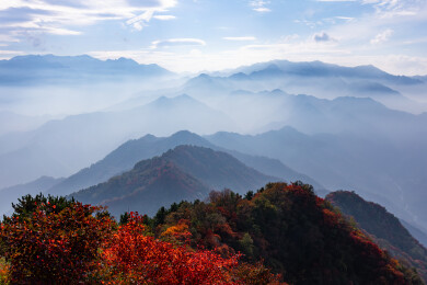 秦岭圭峰山红叶秋景高山云海层峦叠嶂景观