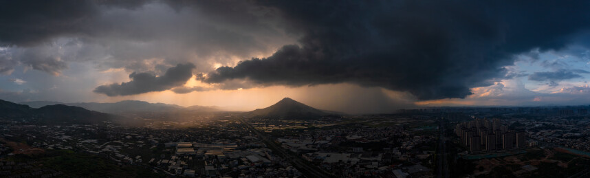 暴风雨来临前的天空