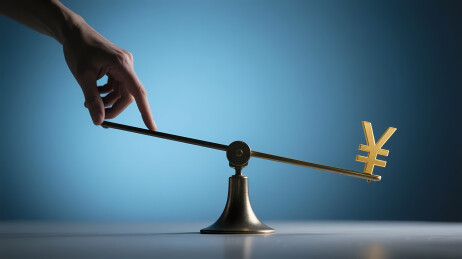 杠杆与金色日元符号的对比