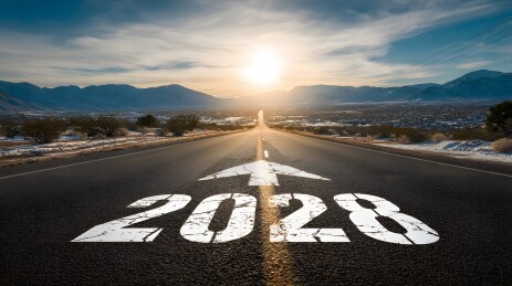 2028数字标示的公路远景