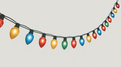 彩色节日灯串悬挂展示