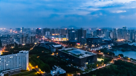 中国山东省日照市夜晚城区高楼大厦建筑