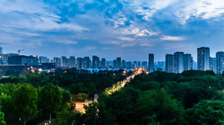 中国山东省日照市夜晚城区高楼大厦建筑