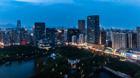 中国山东省日照市夜晚城区高楼大厦建筑