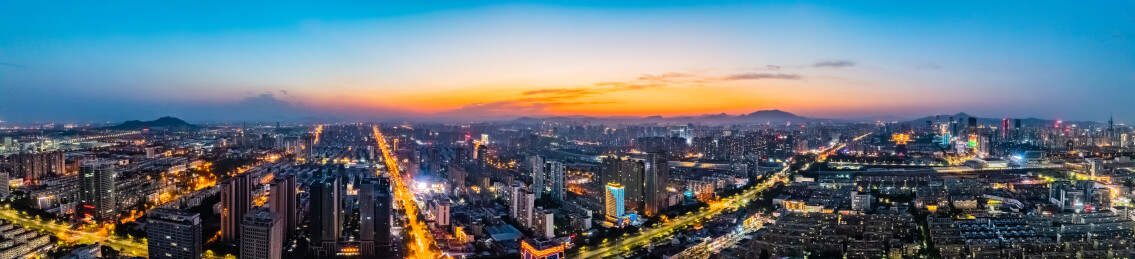 中国山东省日照市黄昏暮色城区高楼大厦建筑