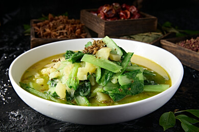 农家炖菜胡麻花土豆炖小白菜