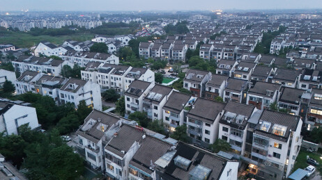 江南青瓦白墙水乡建筑小区