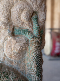 山西运城万荣稷王庙建筑局部青龙石柱 