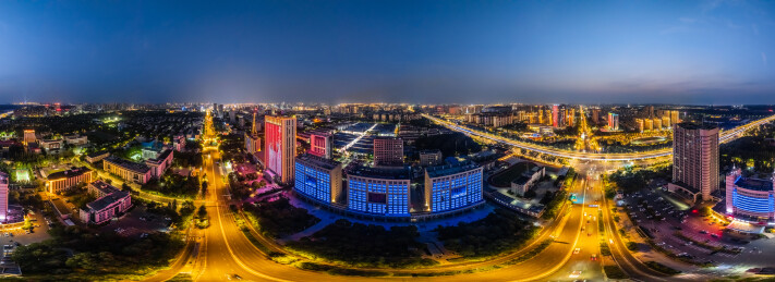 中国江苏省宿迁市夜晚VR全景城区高楼建筑