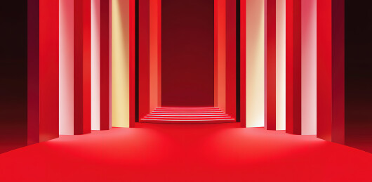 舞台上的红色灯光