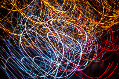 抽象曲线构图的彩色光线延时轨迹摄影