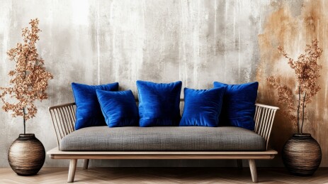 现代客厅蓝色绒面靠枕