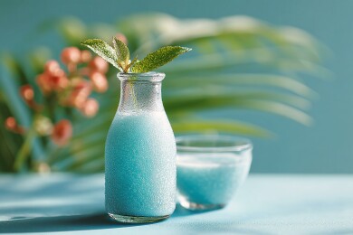 清新碧蓝饮品玻璃瓶