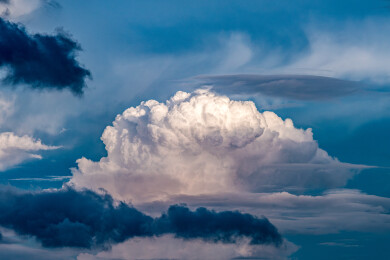 蓝天白云积雨云