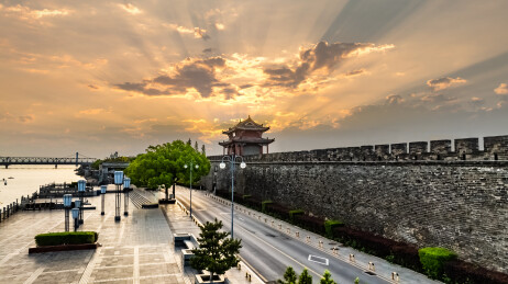 中国湖北省襄阳市襄阳临汉门城楼园林建筑